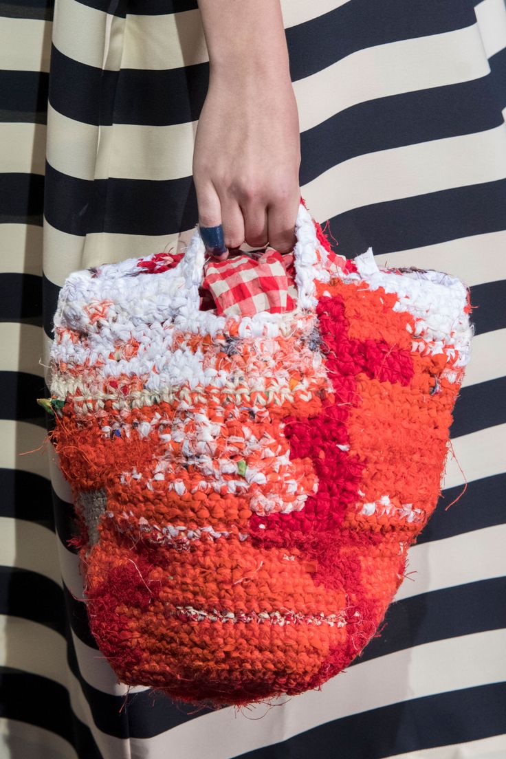 19 件の「ダニエラグレジス」や「かぎ針編みのハンドバッグ」の