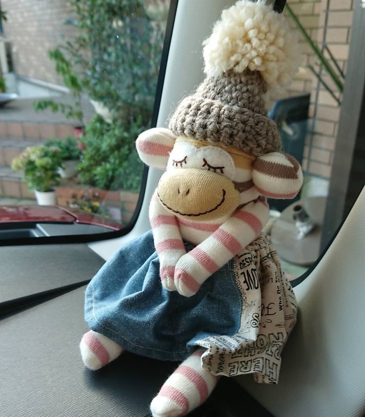 ソックモンキーの簡単な作り方｜ソックスモンキーの帽子や服は？