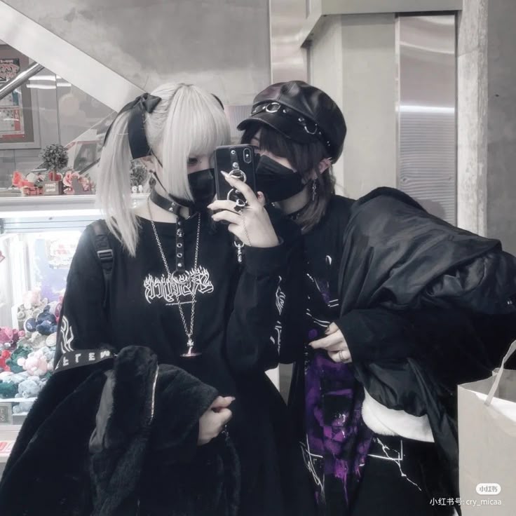 Pin af てゃ på ぴえん メイク