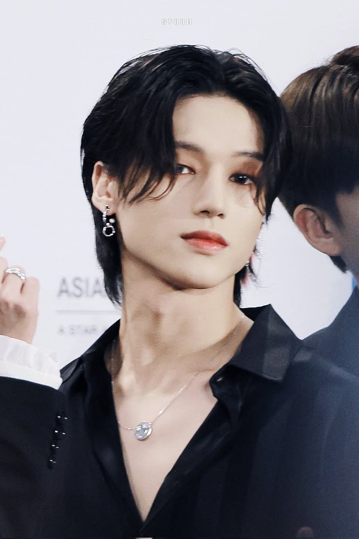 ウヨン」のアイデア 13 件 | ウヨン, ateez ウヨン, ミニマリストデザイン