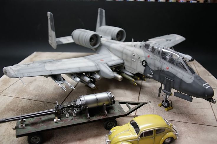 Trumpeter 1/32 A-10 N/AW Thunderbolt II Model Aircraft Display