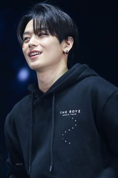 THE BOYZ ジュヨン♡⸜♥⃜⸝」のアイデア 530 件 | メンズ ヘア