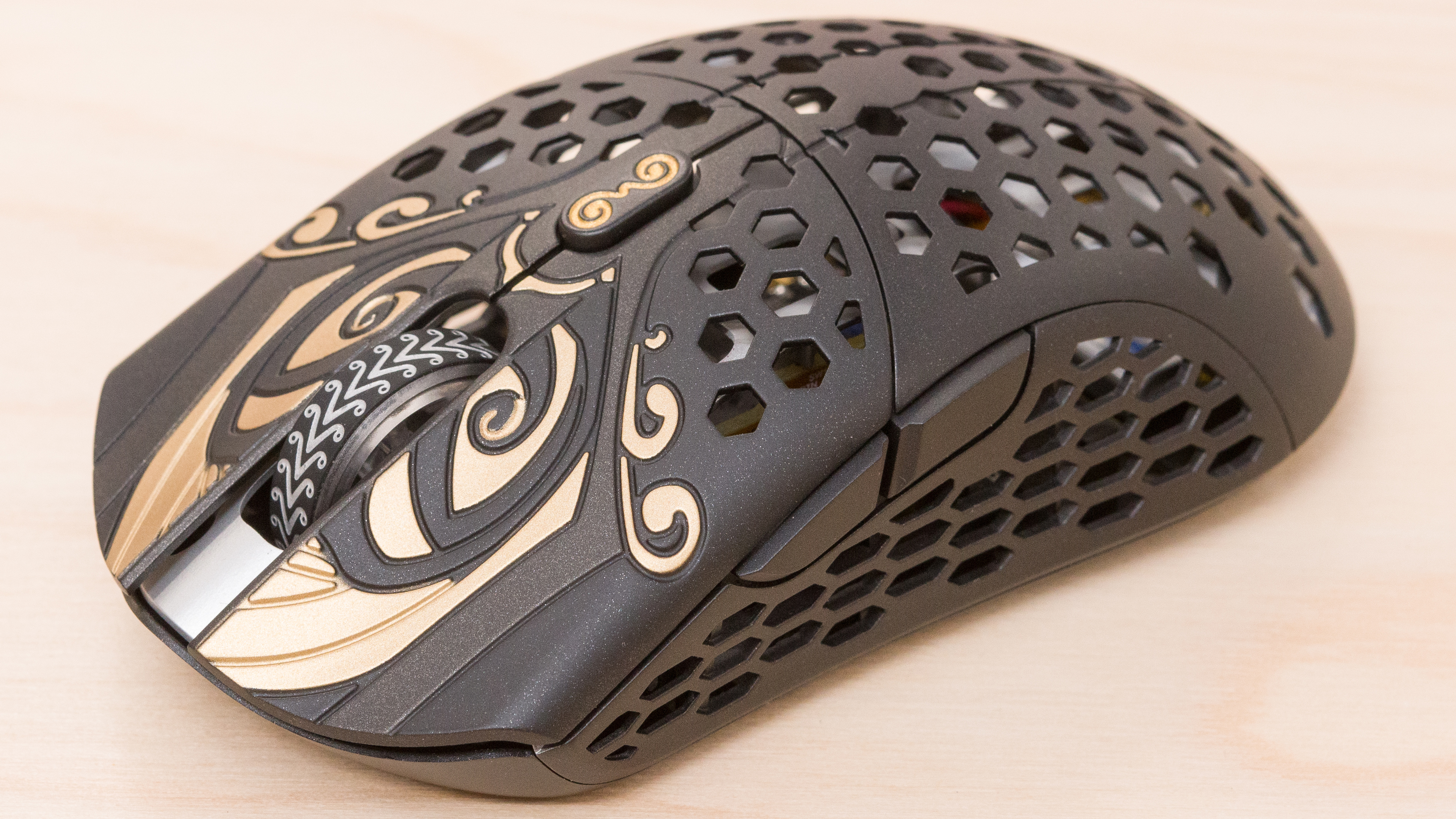 Finalmouse Starlight-12 Medium vs Starlight Pro - TenZ Medium