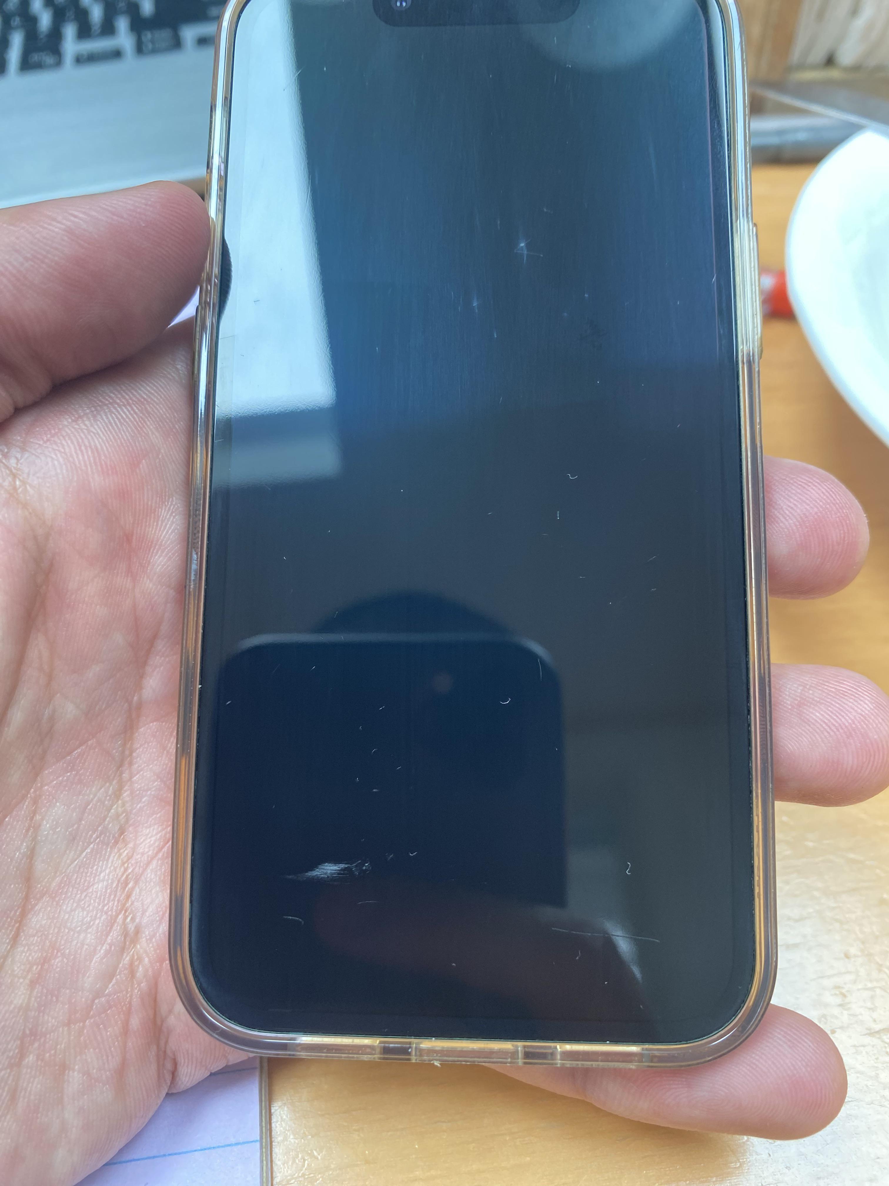 画面の擦り傷を消すには？ : r/iphone