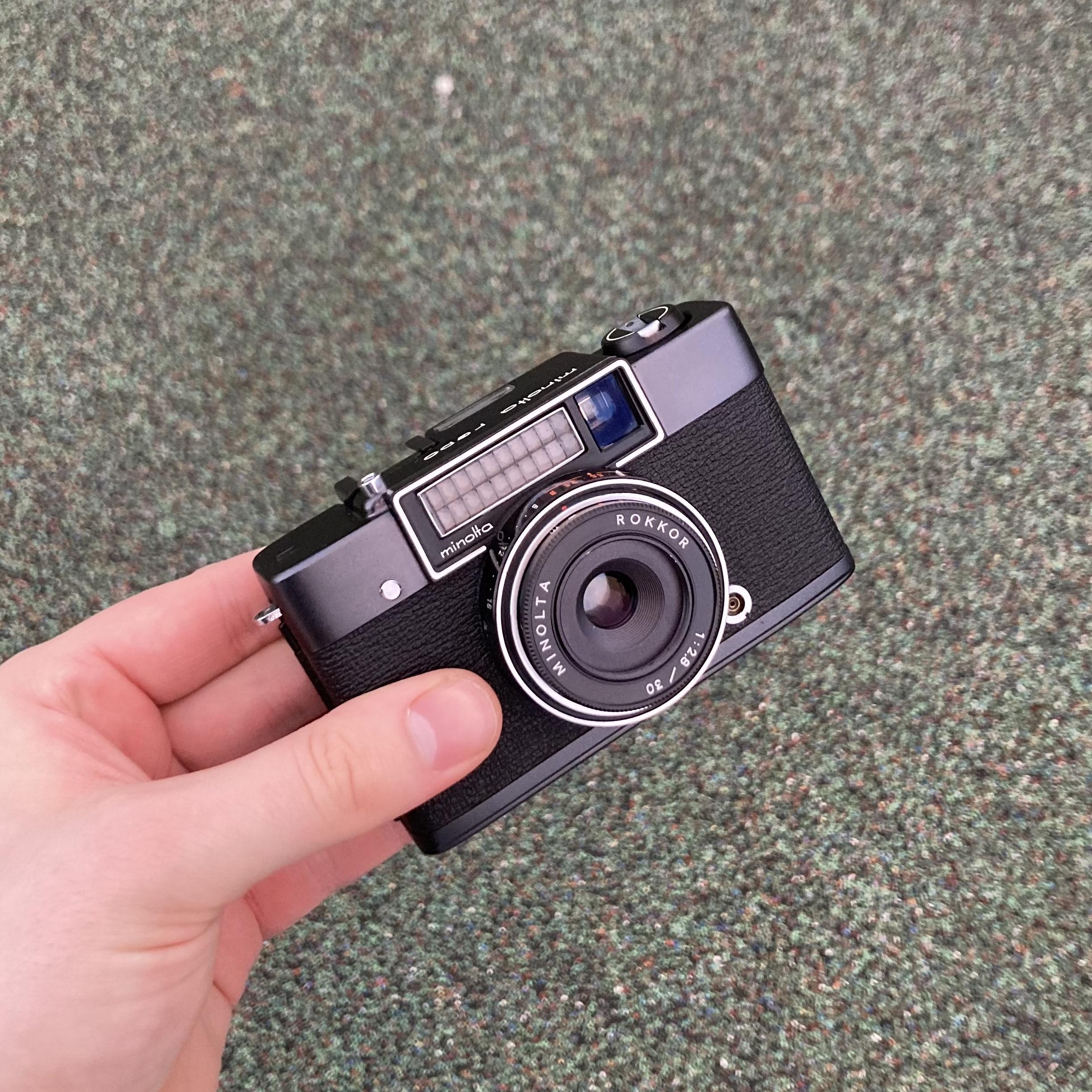 あまり知られていない35mmハーフフレームカメラの一つ、1963年製の