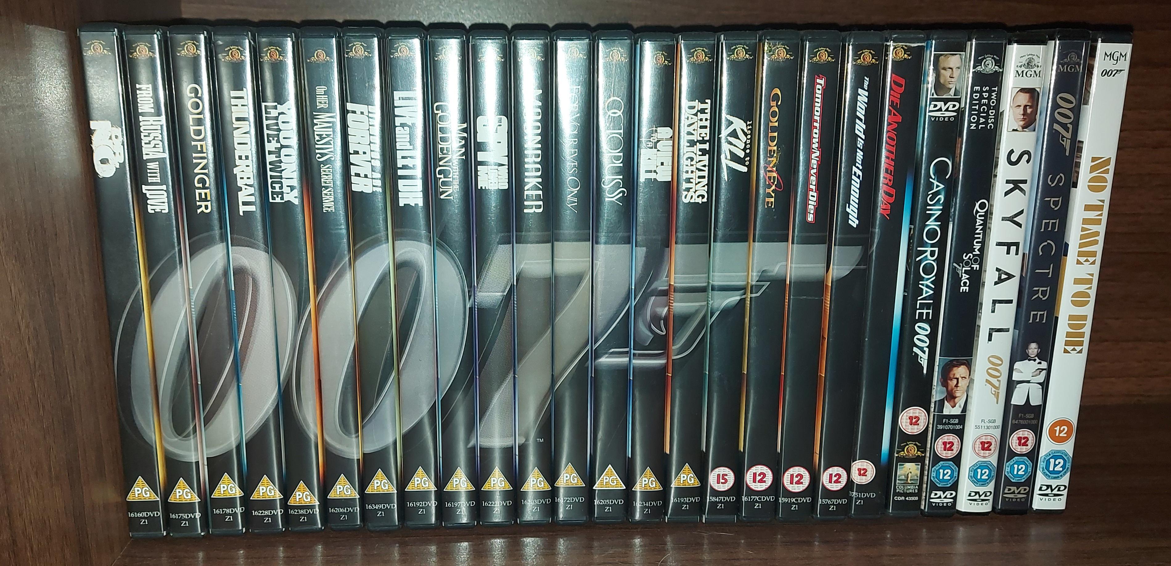 DVDのボンド全部持ってるよ、ダニエルの前のやつね。すごい