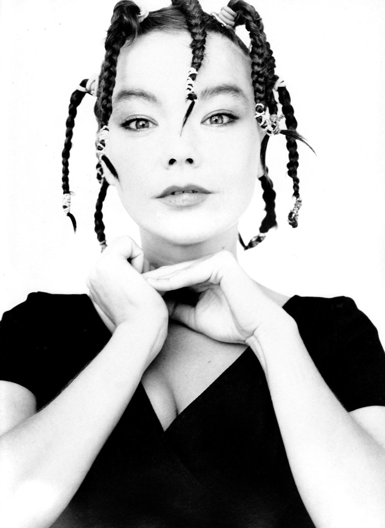 Björk (1996) photo by Brigitte Lacombe : r/bjork
