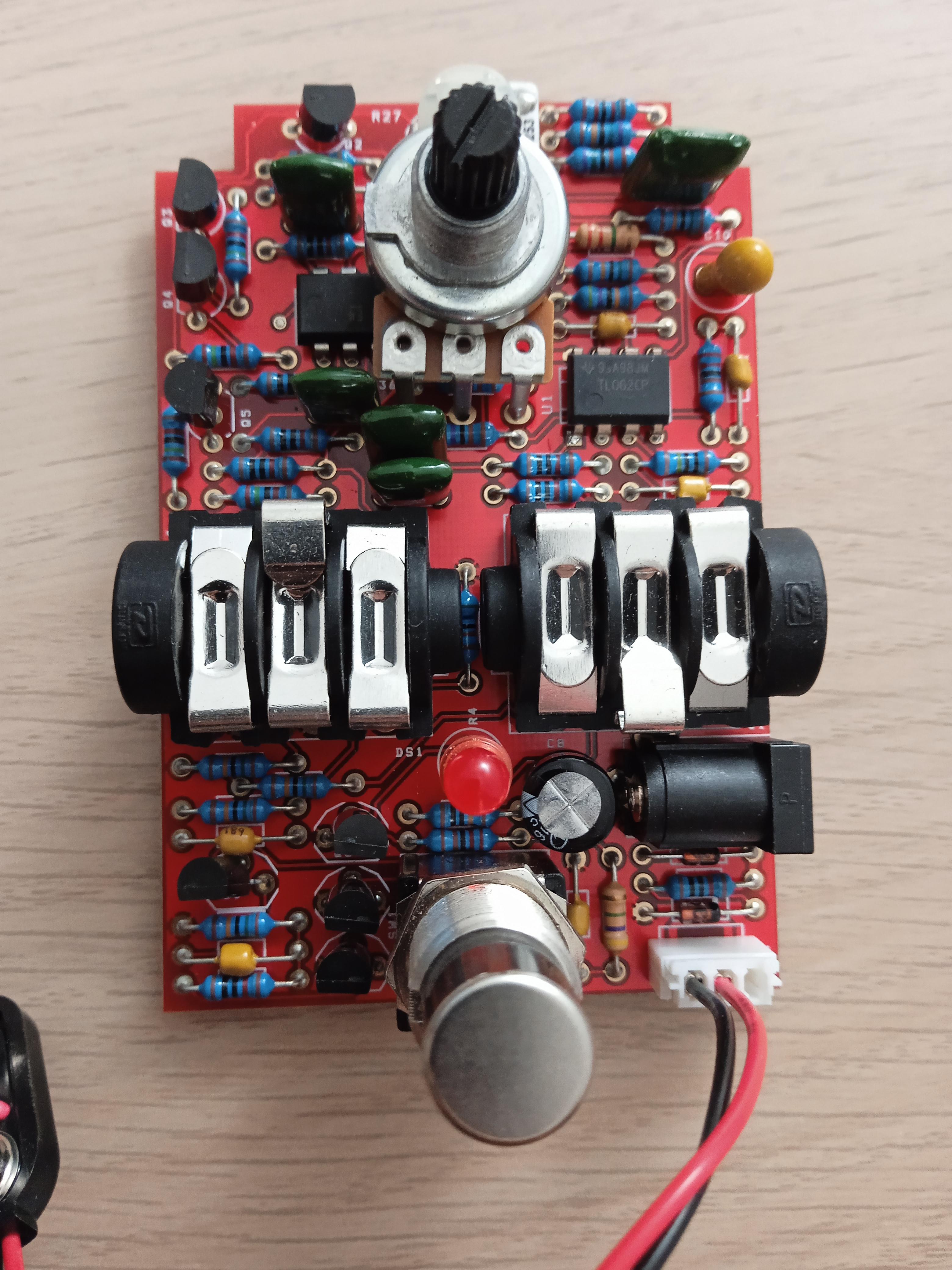 入力電圧が高すぎたせいで、MXR Phase 90を壊しちゃった。 詳しいこと