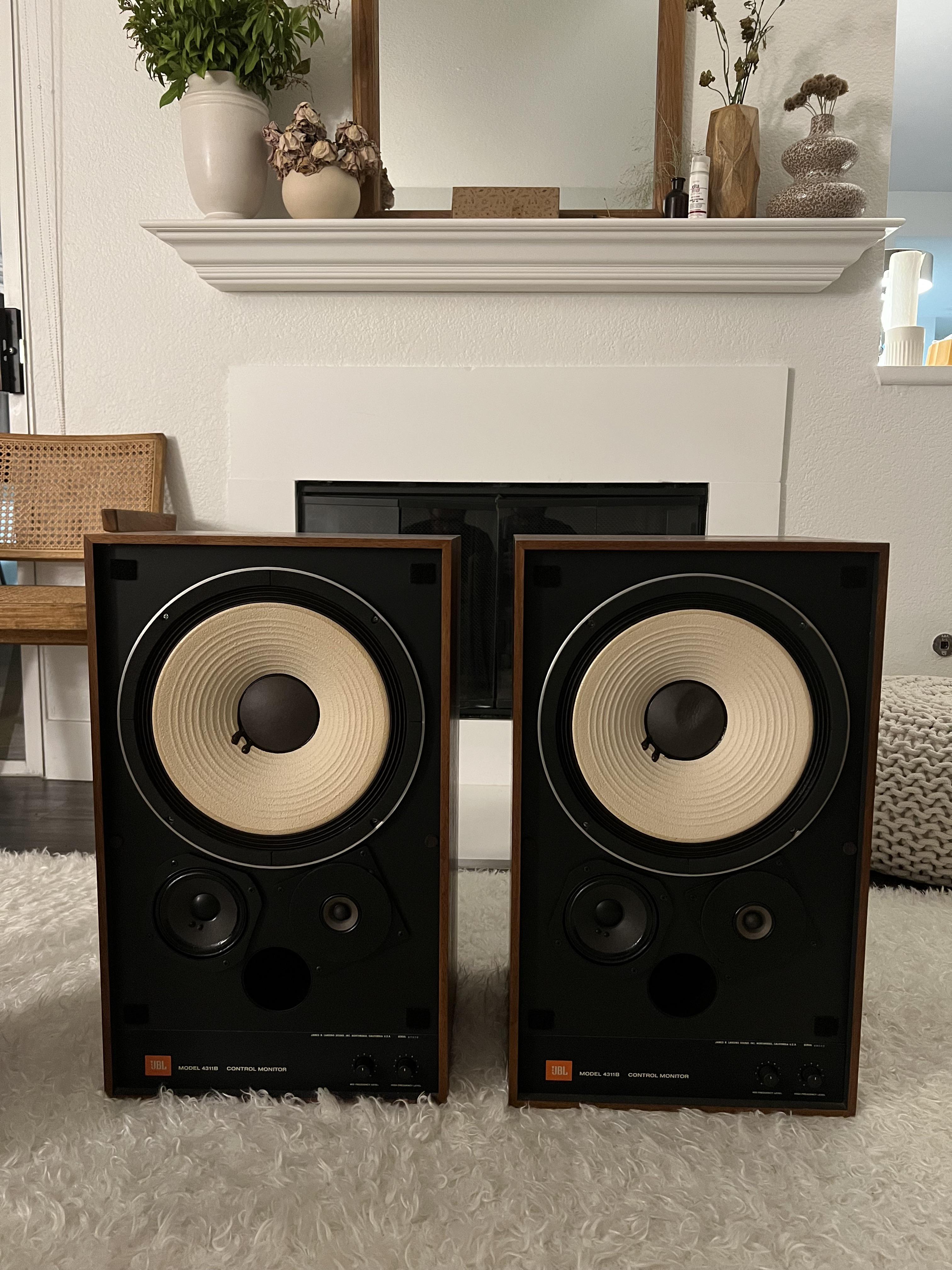 今日の新しい買い物、JBL 4311B : r/audiophile
