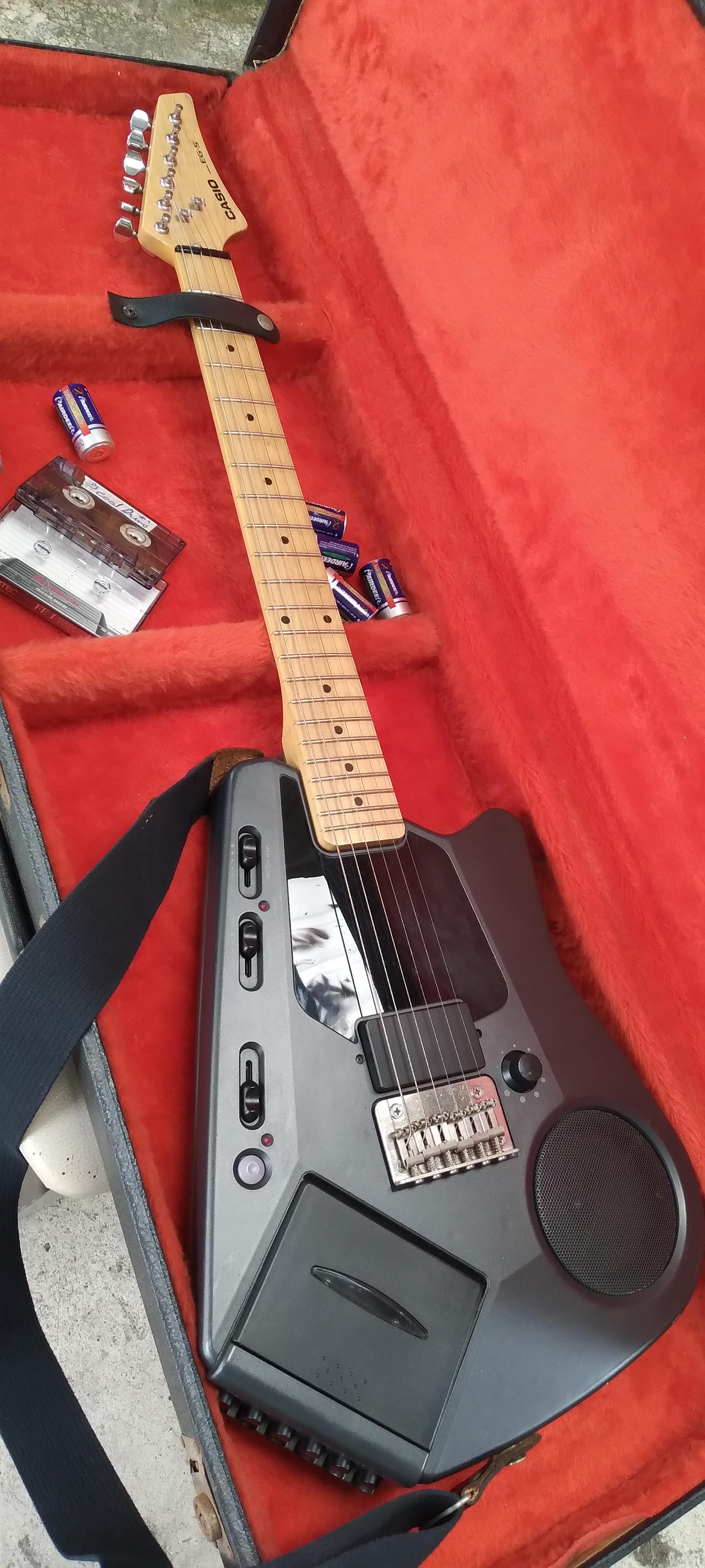 カシオEG-5、カセットデッキ付き、1980年代のループステーション。 : r