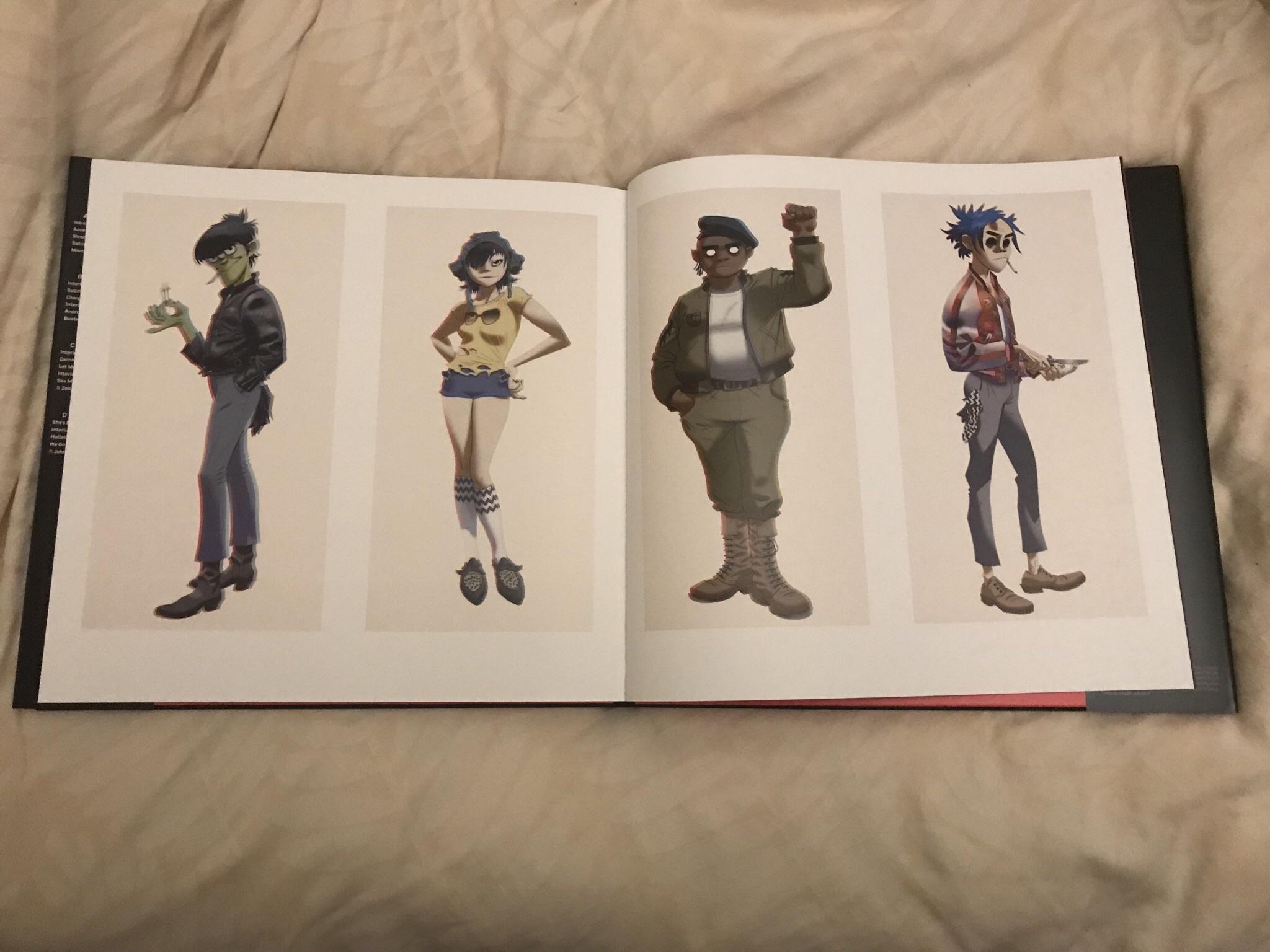 After months of waiting, my Humanz Deluxe Vinyl & Art Book arrived
