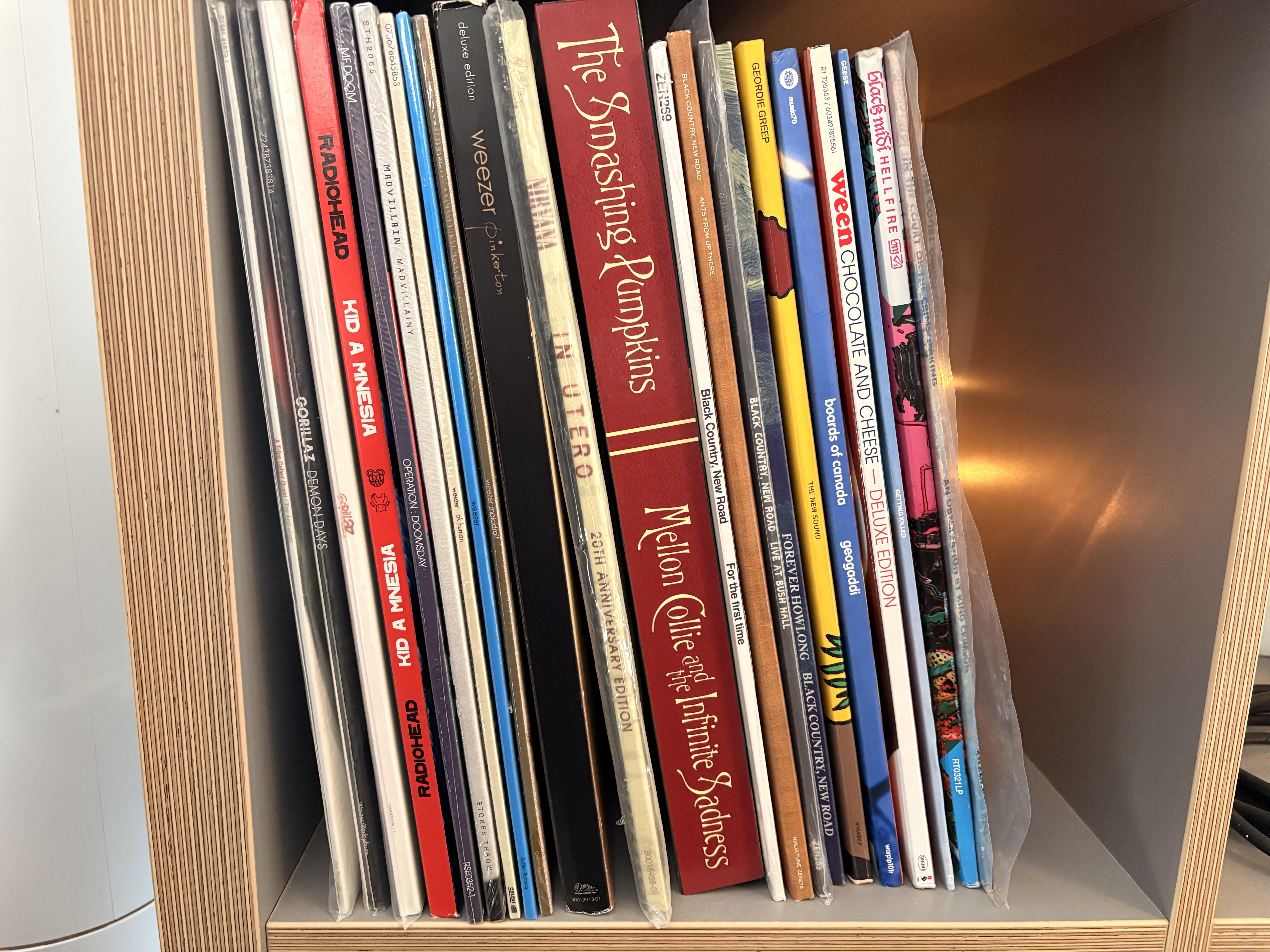 17歳での私のレコードコレクション！ : r/BlackCountryNewRoad