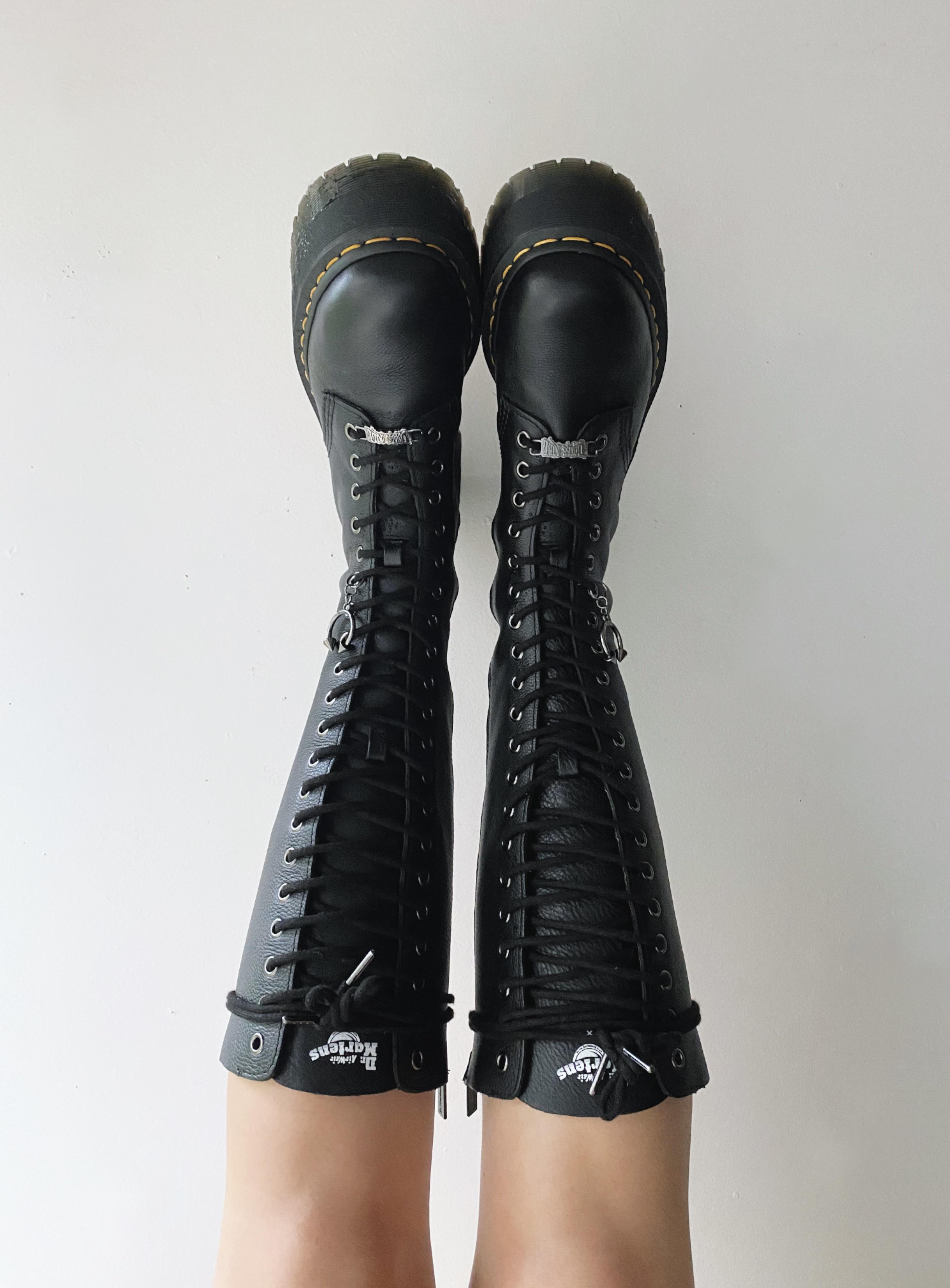 dr martens x dollskill 1b60 max !! : r/DrMartens