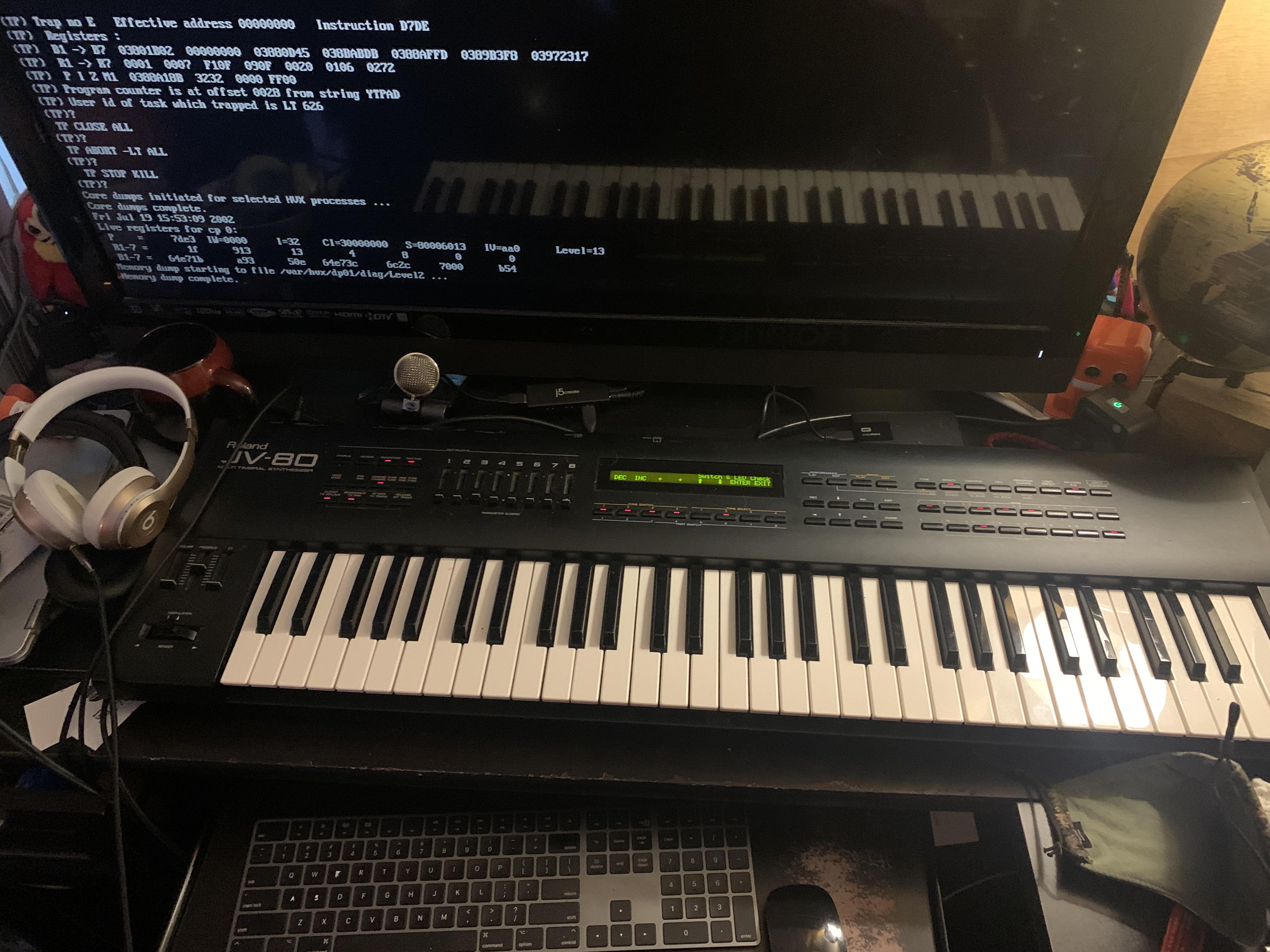先週、ゴミ捨て場にこのRoland JV-80を見つけたんだ : r/synthesizers