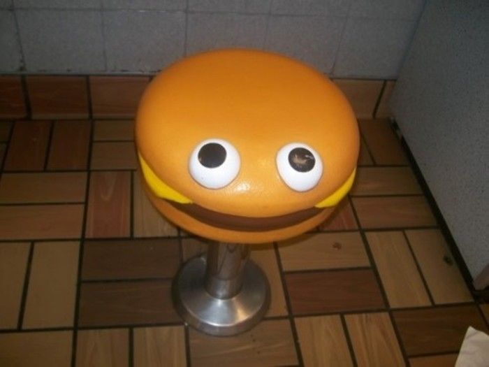 マクドナルドのチーズバーガースツール : r/nostalgia