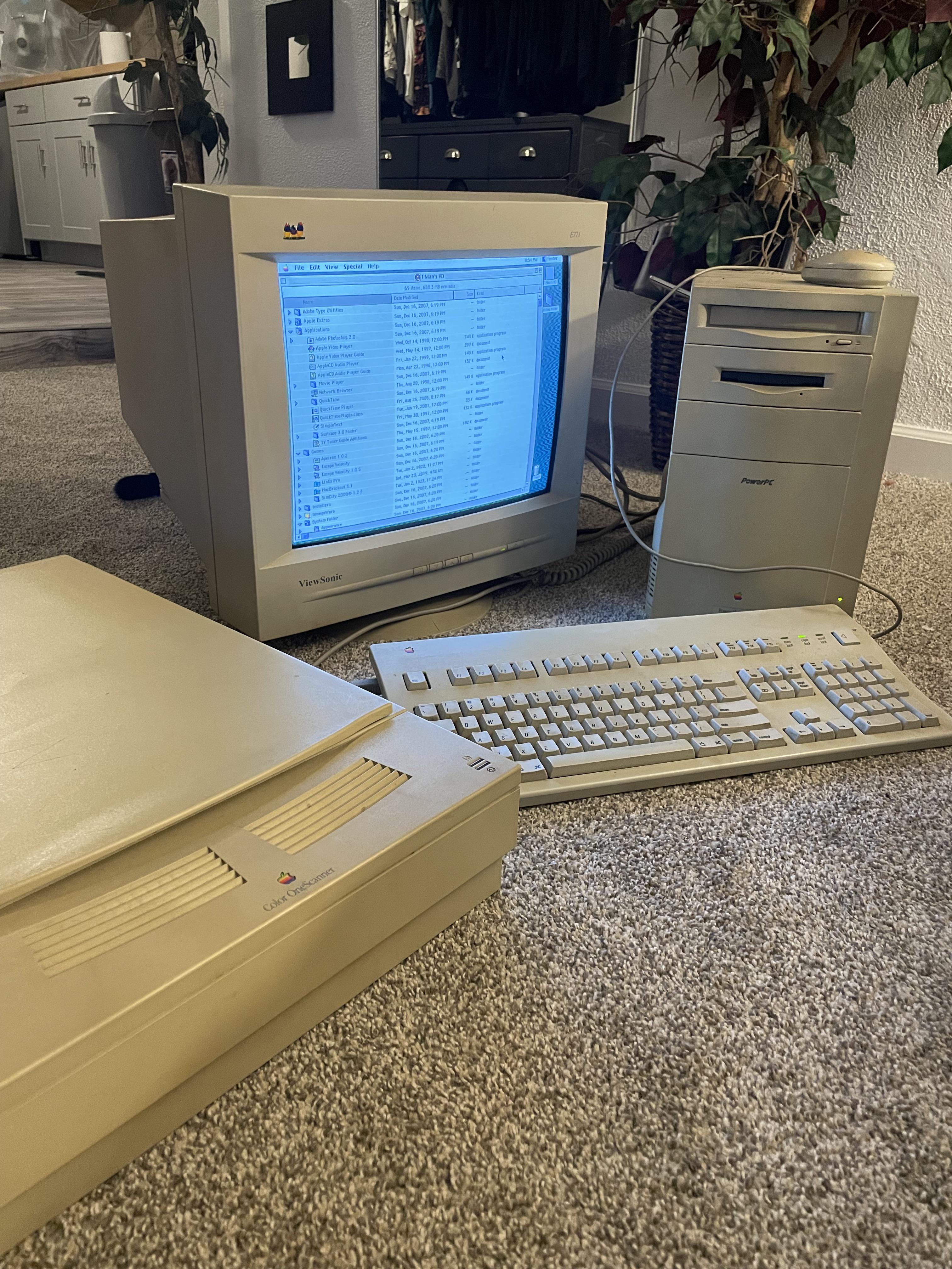 Was given a Power Macintosh 8500/180 with keyboard/mouse, scanner