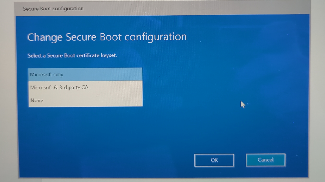Surface Book 3 の UEFI でのデフォルトのセキュアブート設定 : r/Surface