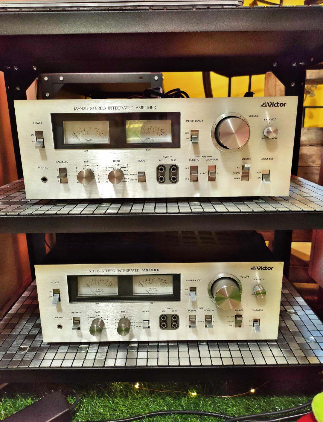 ほぼ新品同様の Victor (JVC) JA-S35 を手に入れたんだ。見た目も最高