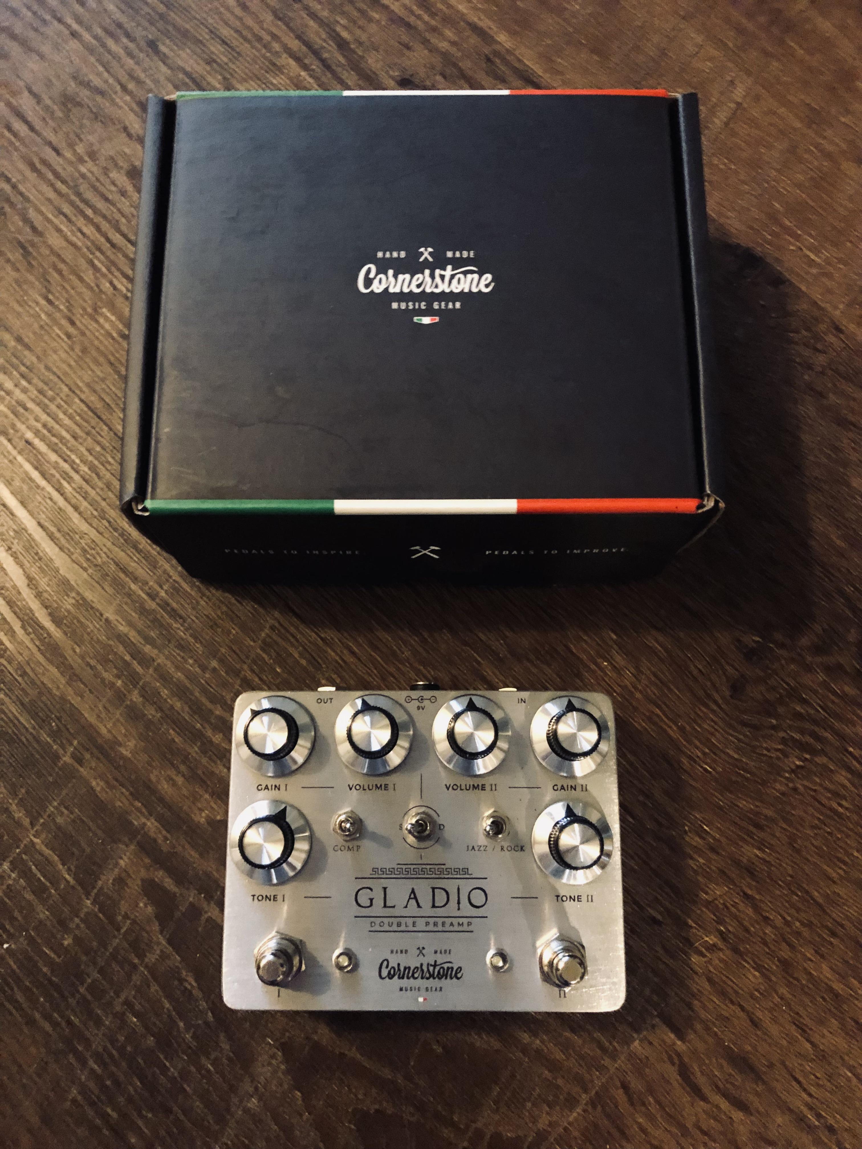 NPD Cornerstone Gladio ダブルプリアンプ : r/guitarpedals