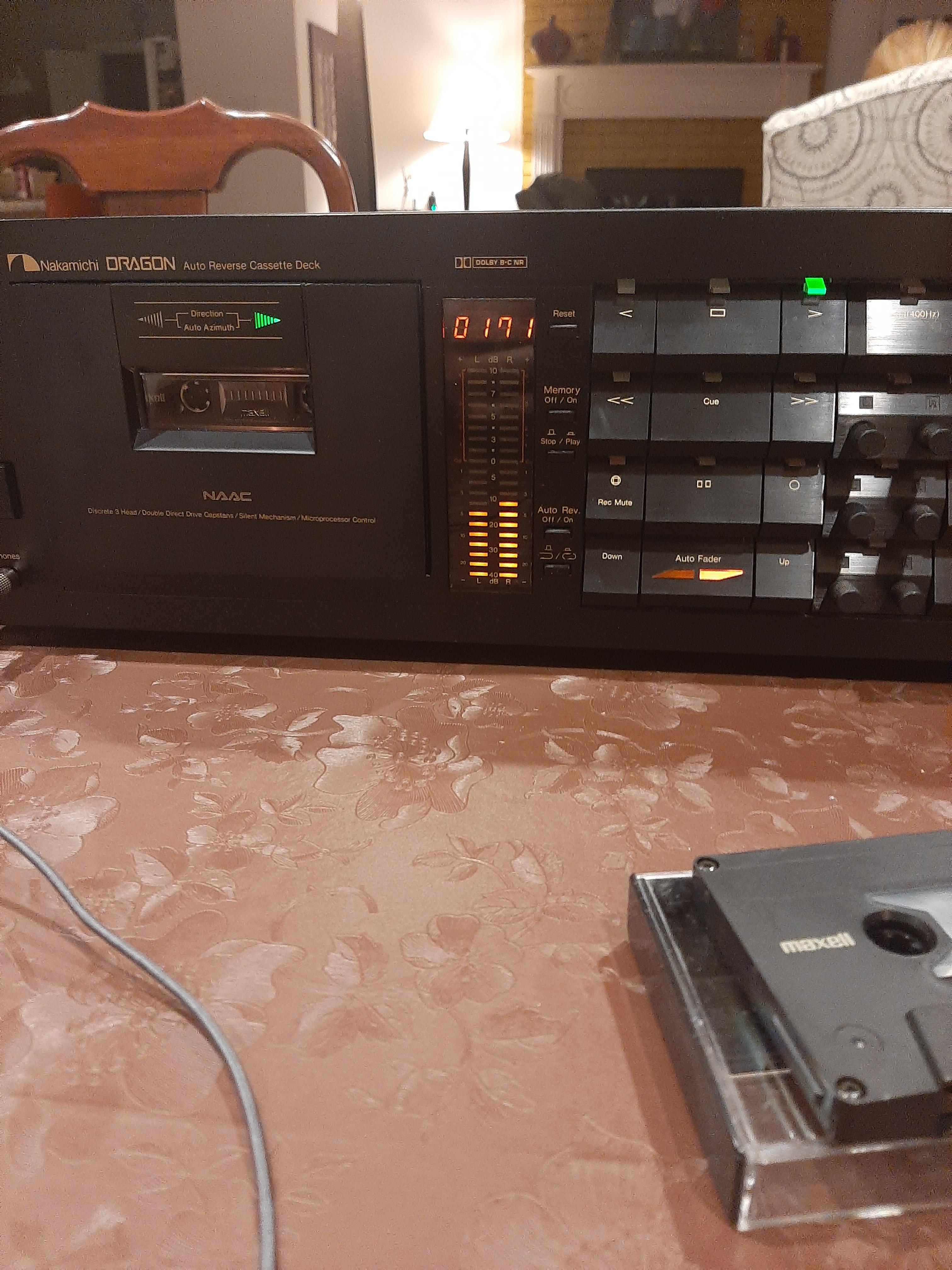 今日、お父さんのNakamichi Dragonオートリバースカセットデッキを