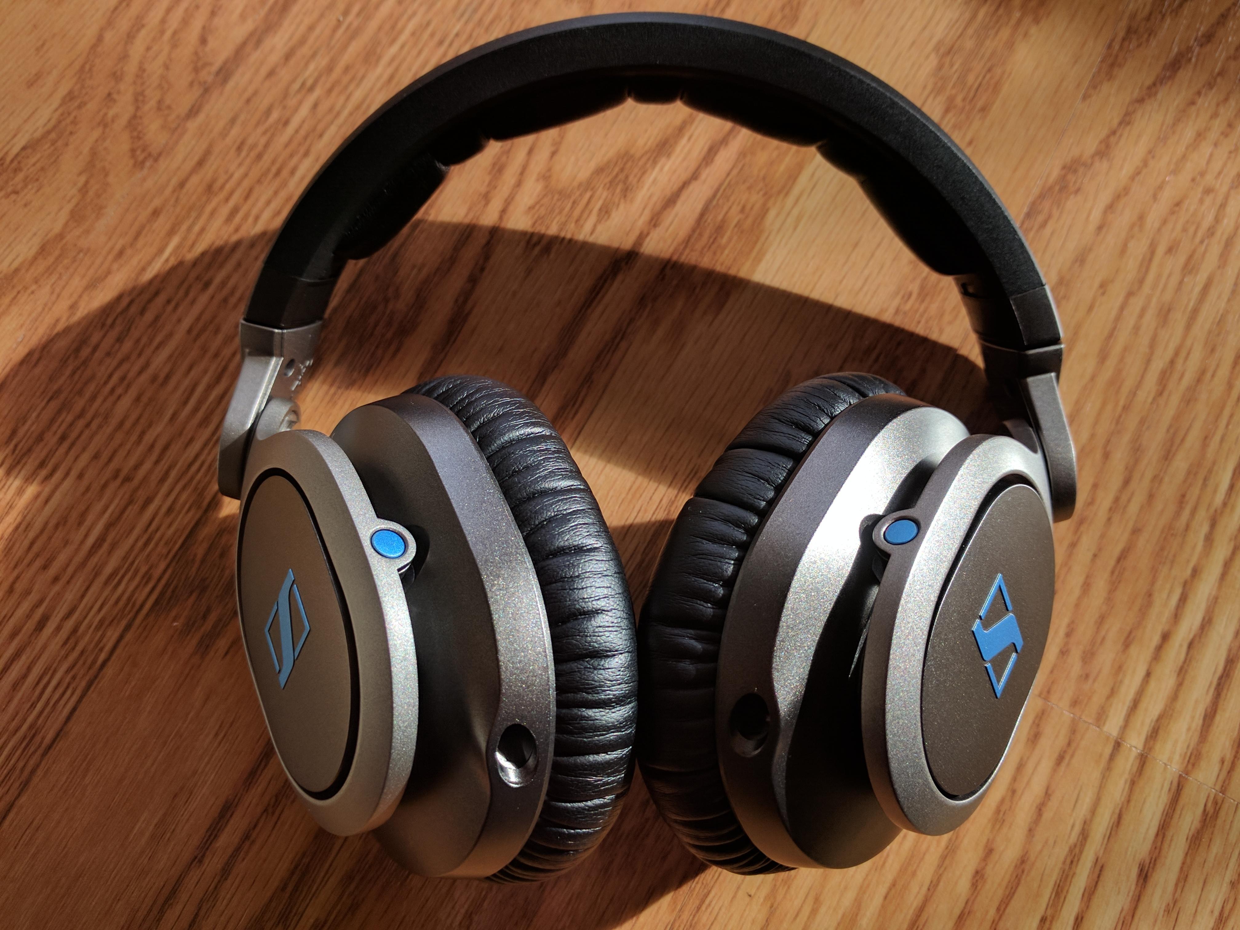 Sennheiser HD8 DJ. Beautiful design, build and sound. : r/headphones