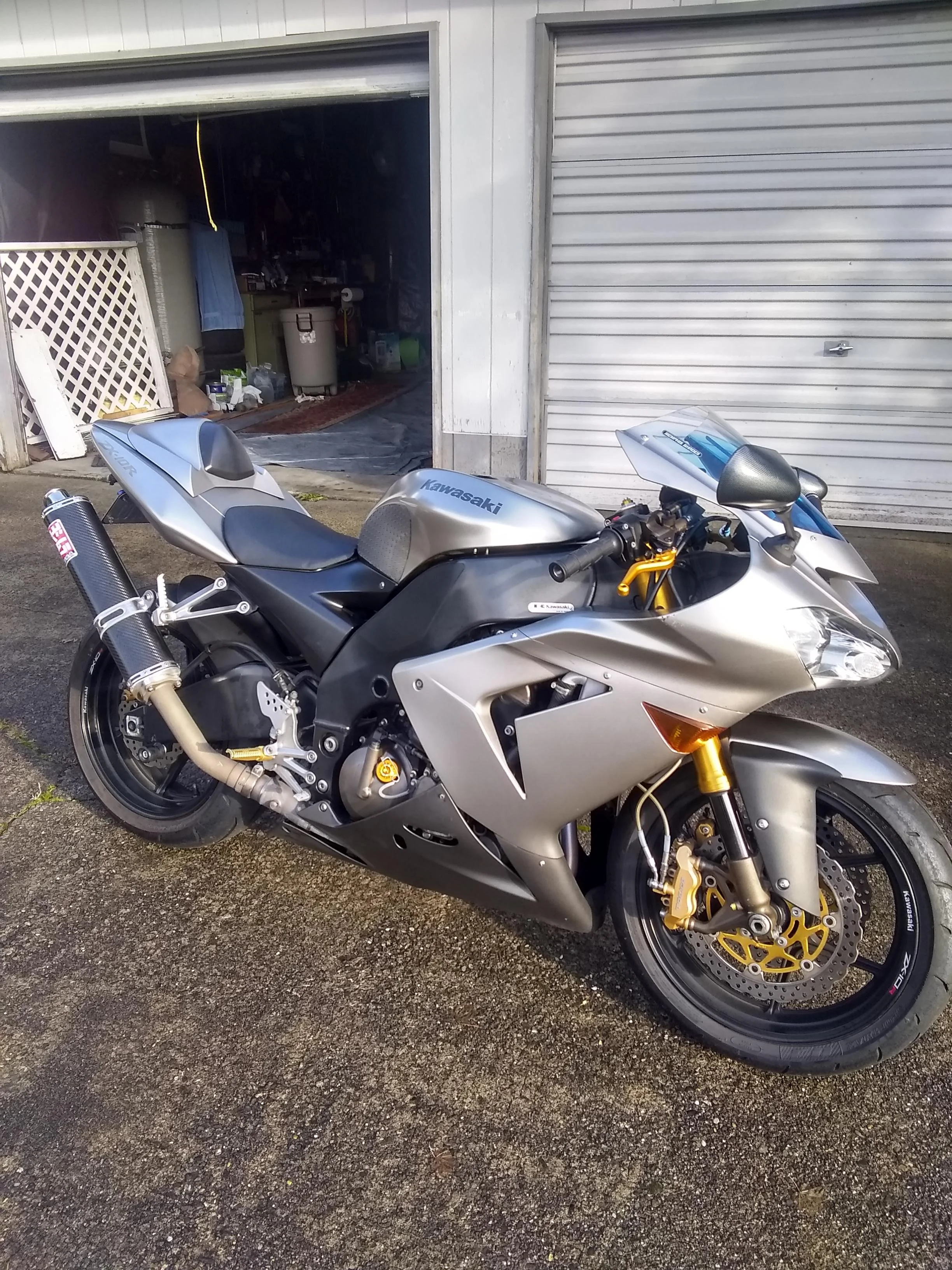 My 1st gen 2004 ZX10R : r/Sportbikes