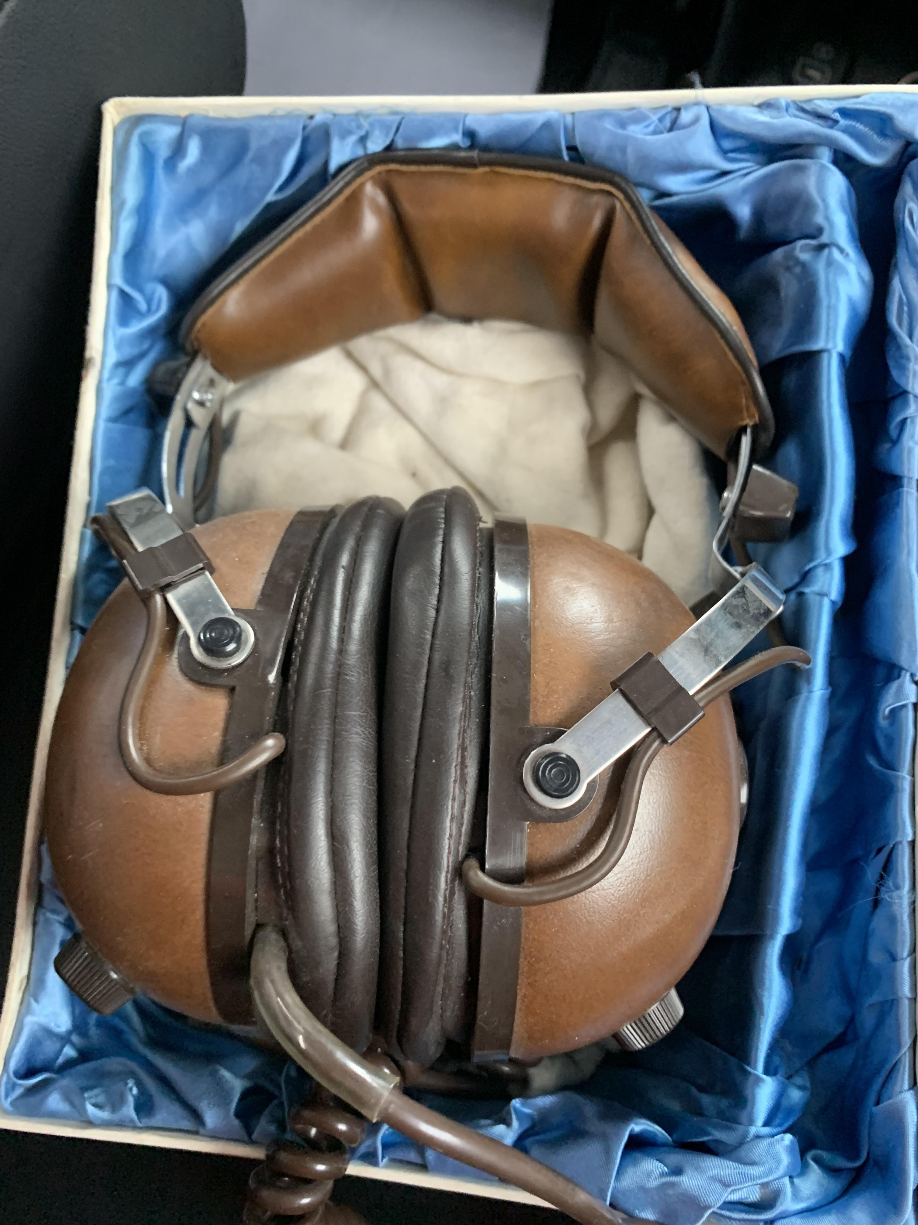 おばあちゃんから貰ったんだけど、パイオニアのse-45 8オーム。これ