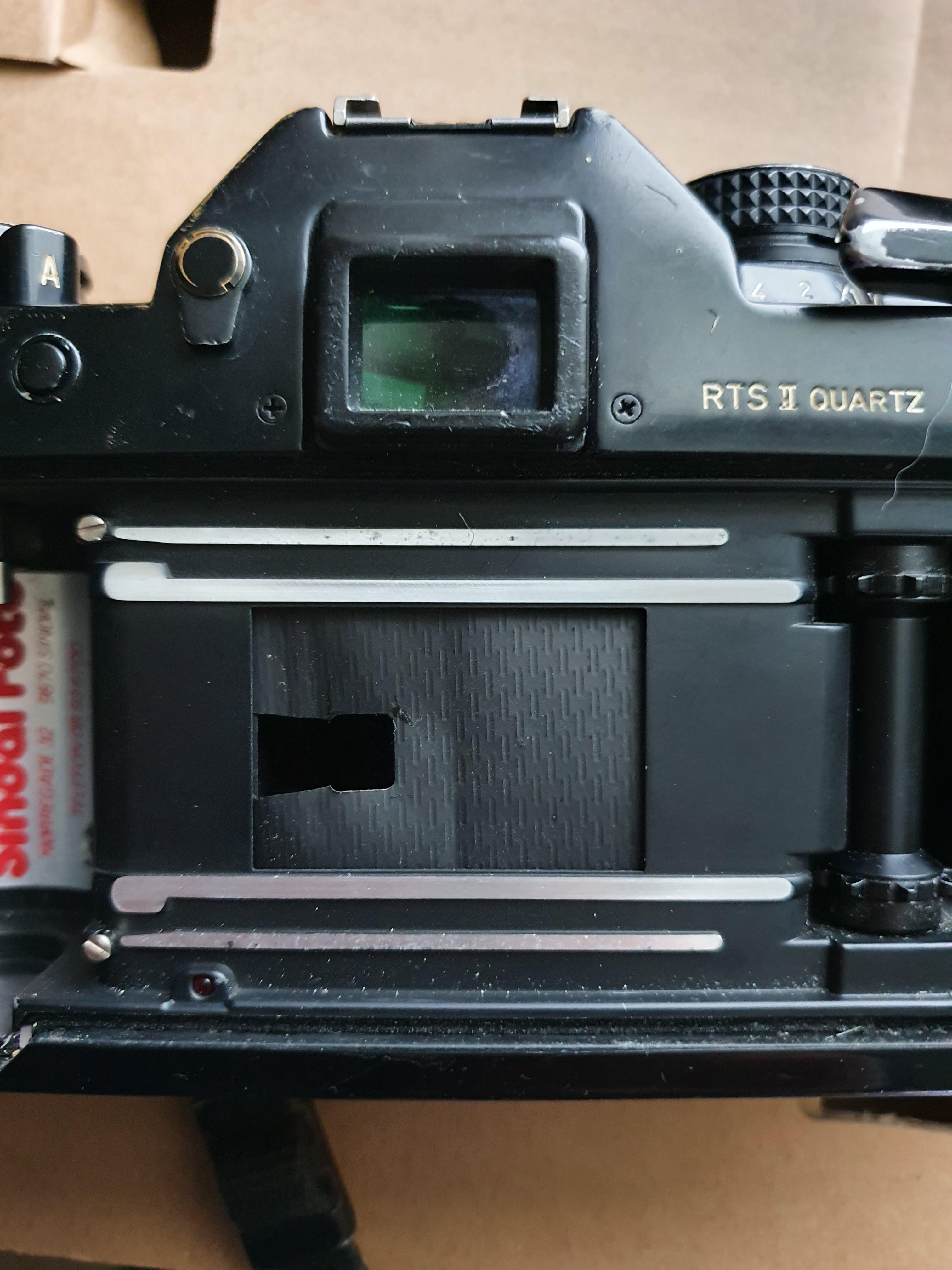 カメラ壊れたかな？これって修理できるか知ってる人いる？Contax RTS