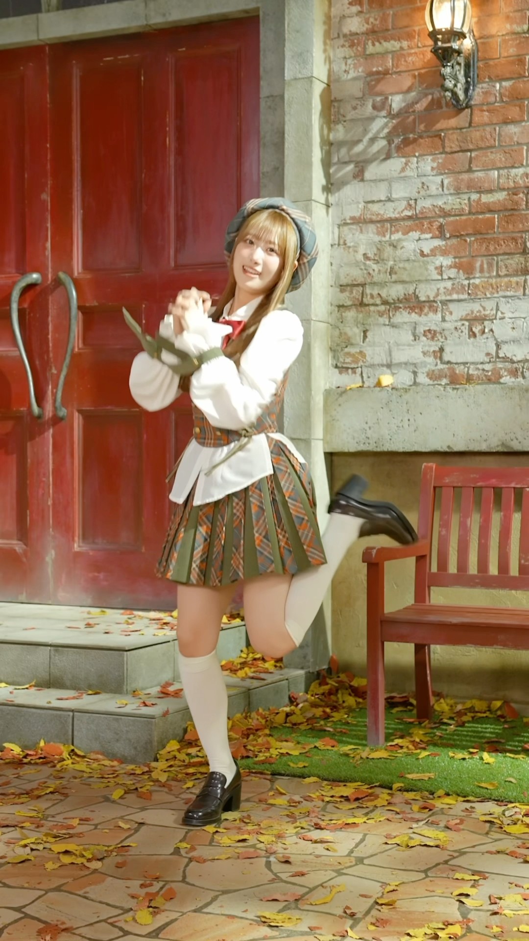 ラブソングに襲われる 」歌唱衣装 全身 DANCE ver.🐺🤎 #イコールラブ