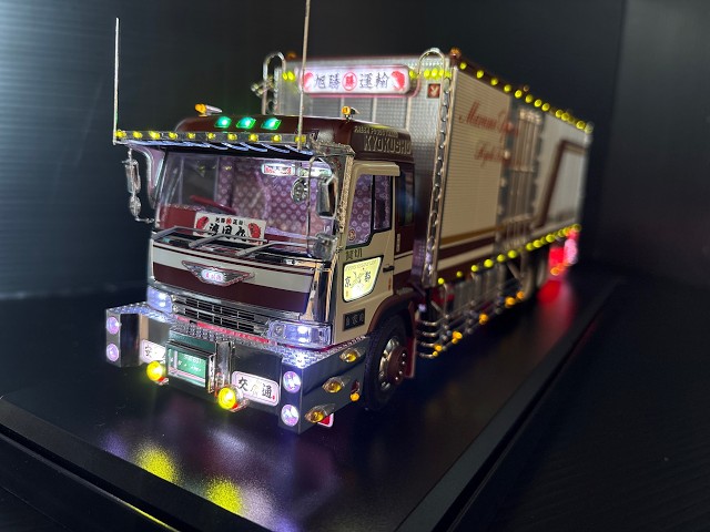 プラモデル制作 アオシマ 1/32 初代渡月丸 電飾改造 →検索 デコトラ