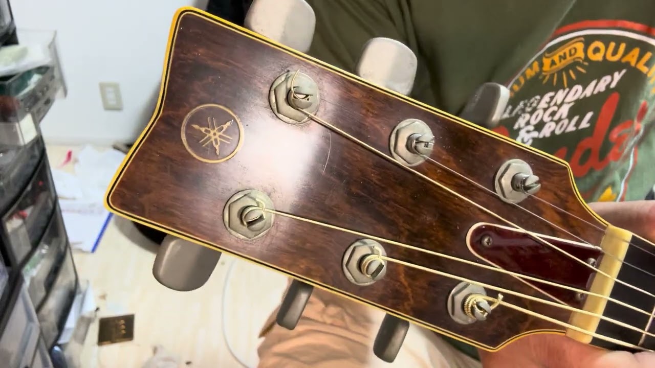 ミサハマギター「落語 de FG」ヤマハFG-200 緑ラベル - YouTube