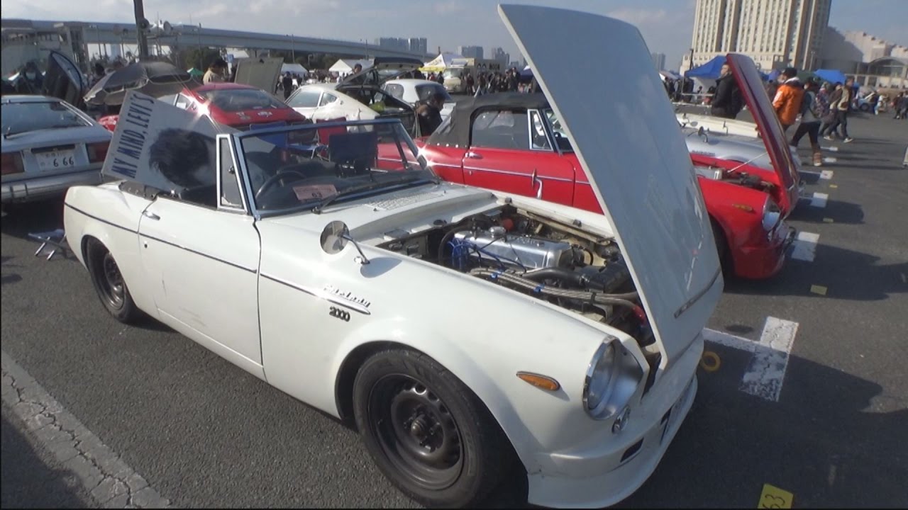 往年の名車がずらり 日本クラッシックカー協会 ニューイヤー