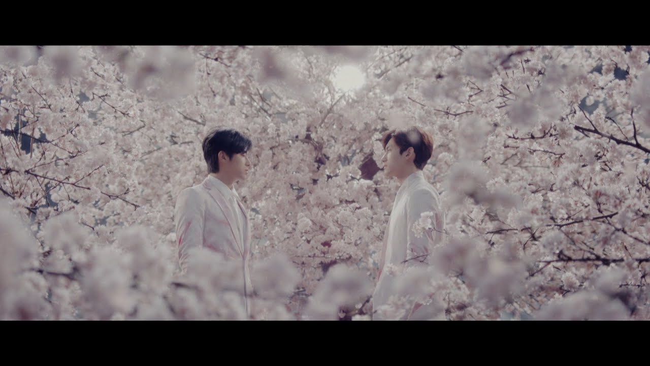 東方神起 / 「サクラミチ」Music Video（Full Version） - YouTube