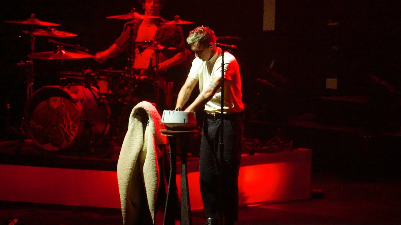 Twenty One Pilots - Message Man - Live (Columbus, Ohio) 2021 - YouTube