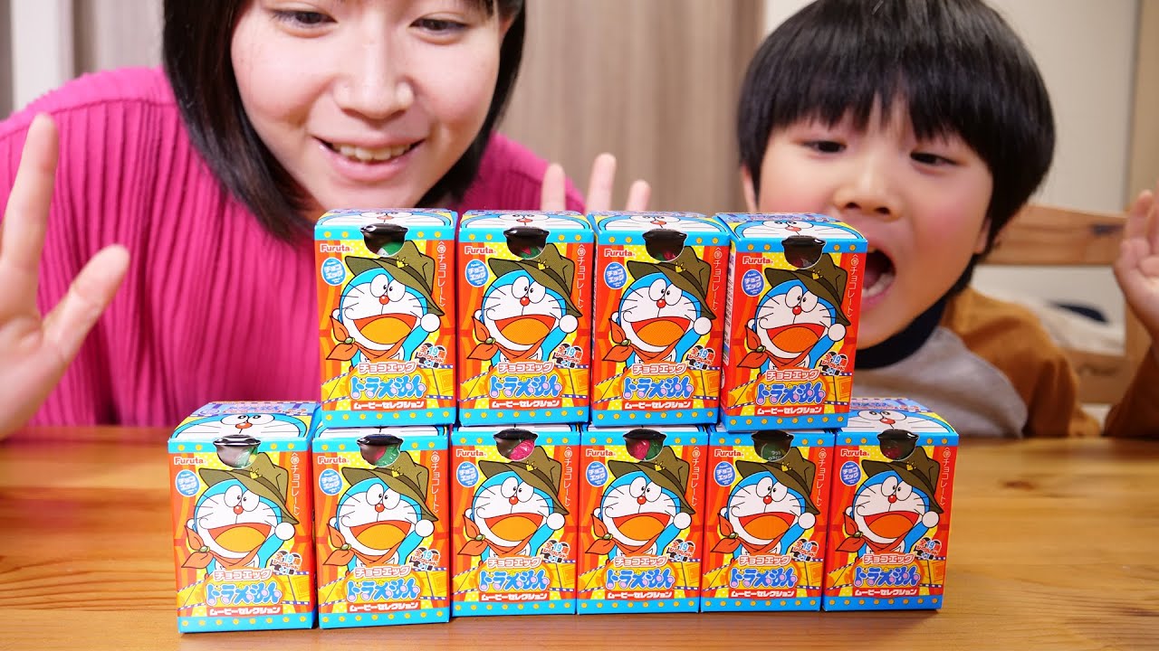 どこでもドア型本棚 - YouTube