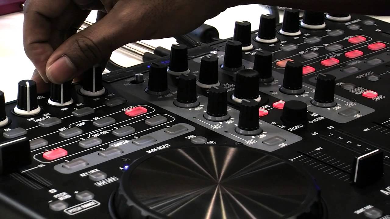 Stanton DJC.4 DJ Controller - YouTube