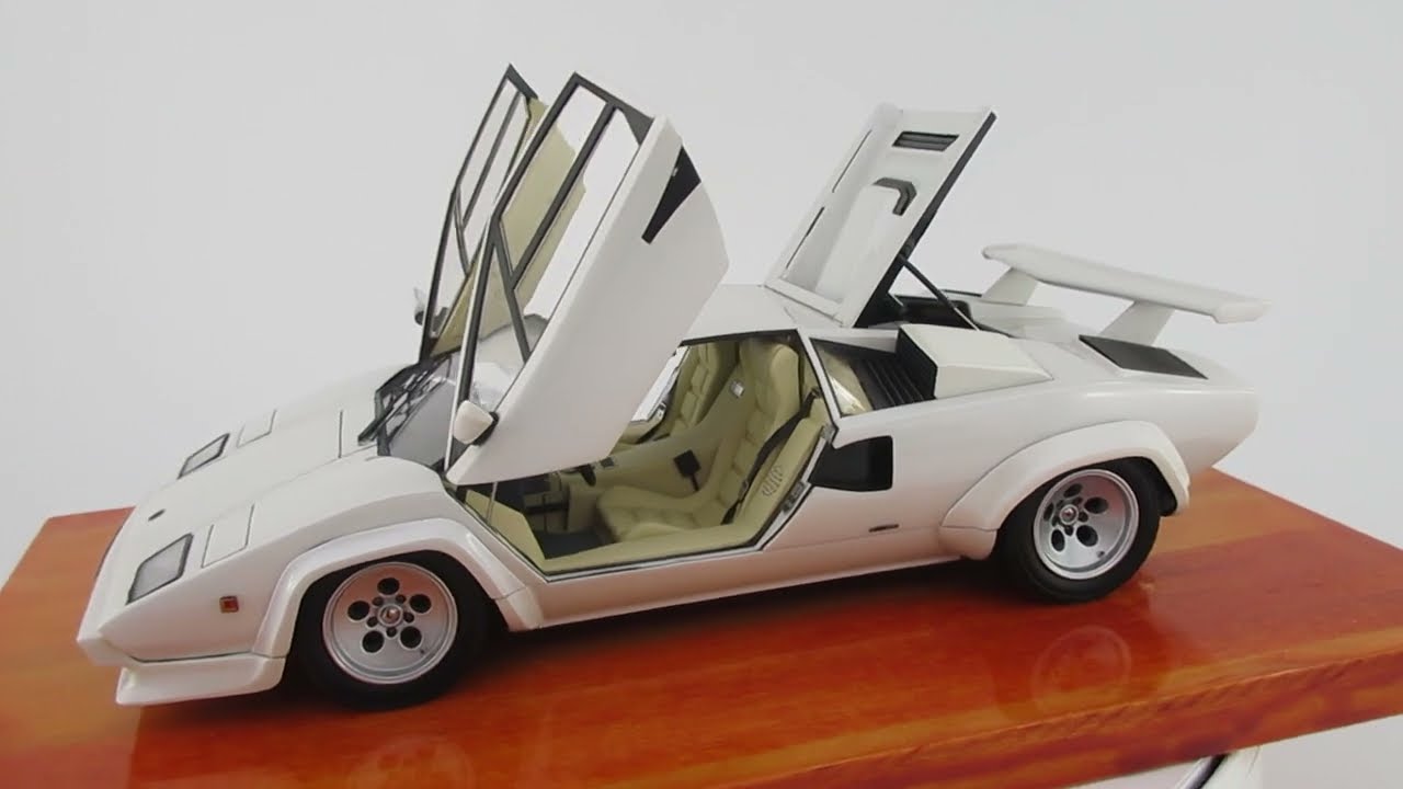 1/24 Aoshima '85 LAMBORGHINI Countach 5000QV Plastic model kit