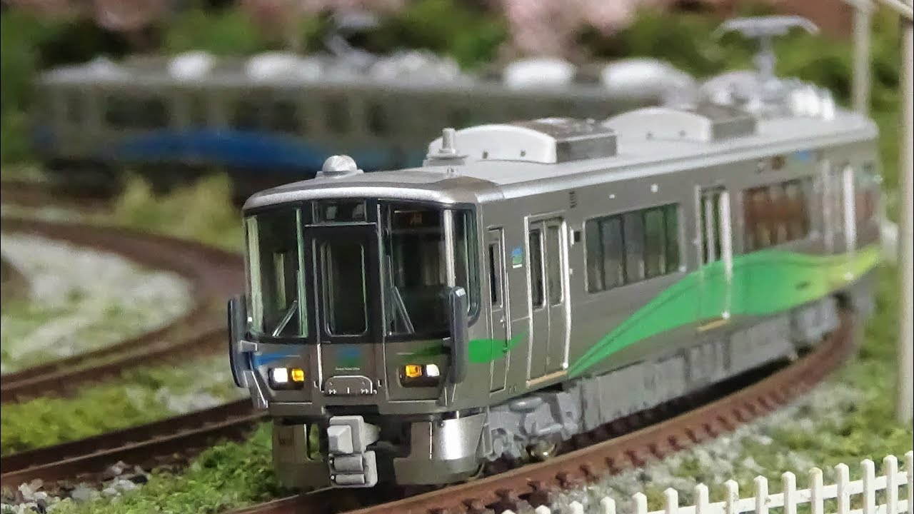 Nゲージ あいの風とやま鉄道 521系 走行シーン集 - YouTube