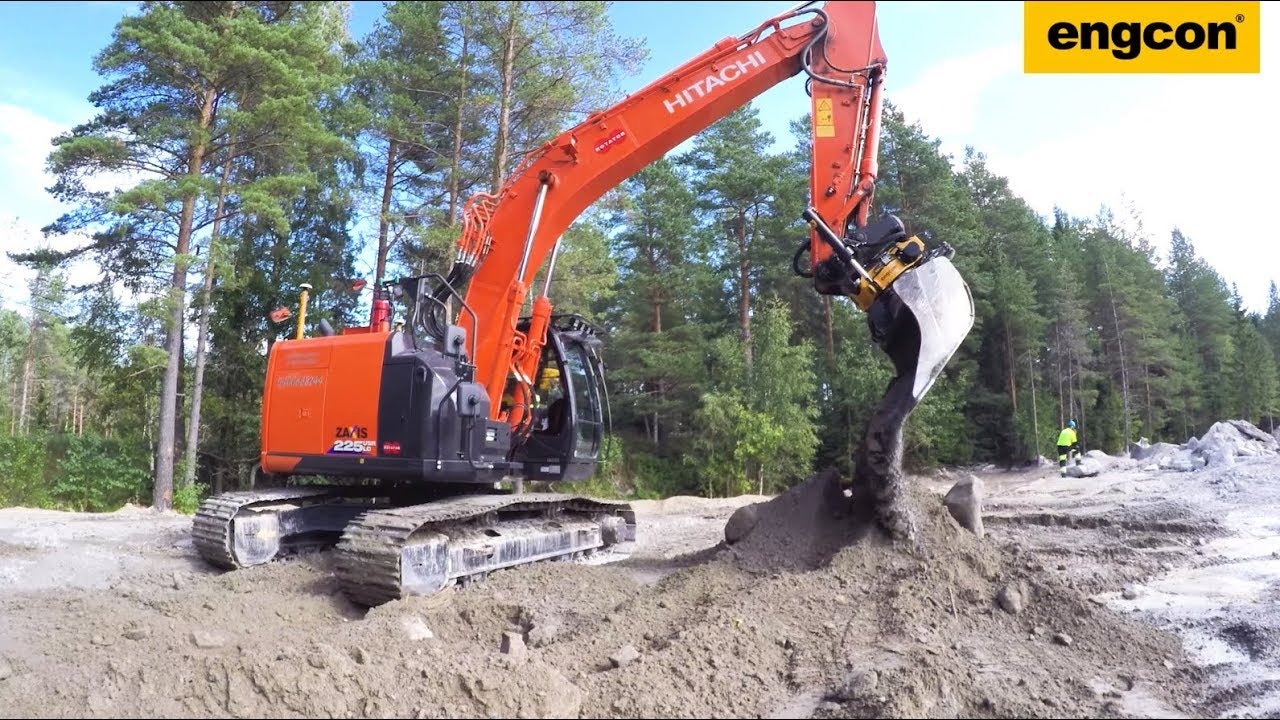 Hitachi ZX225 with engcon EC30 Tiltrotator - YouTube
