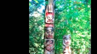 南の空のトーテムポール II “リラ”／田中賢（Totem pole in the