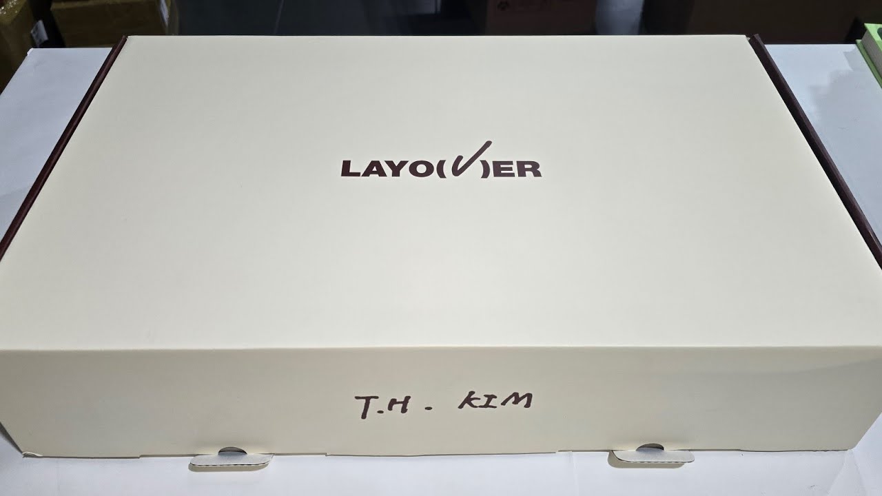 BTS V Layover Merch Box 17 #방탄소년단 #btsV - YouTube