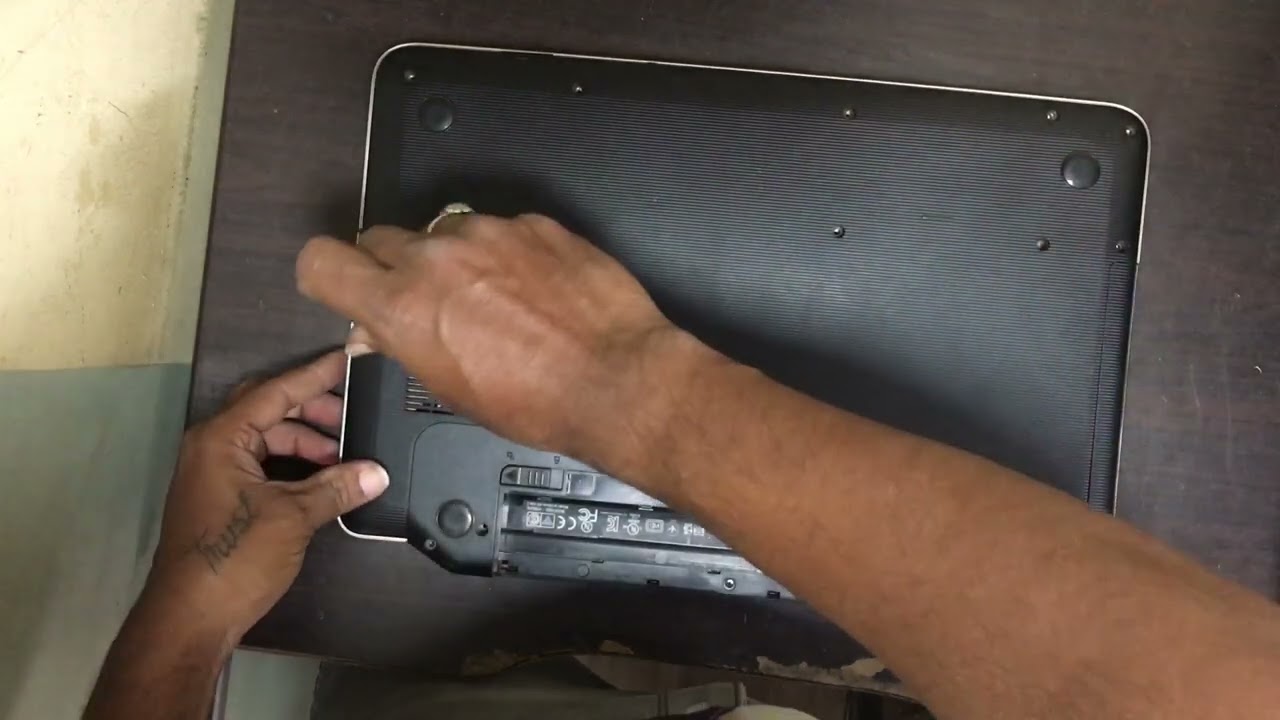 Dell Vostro 1550 SSD Upgrade - YouTube