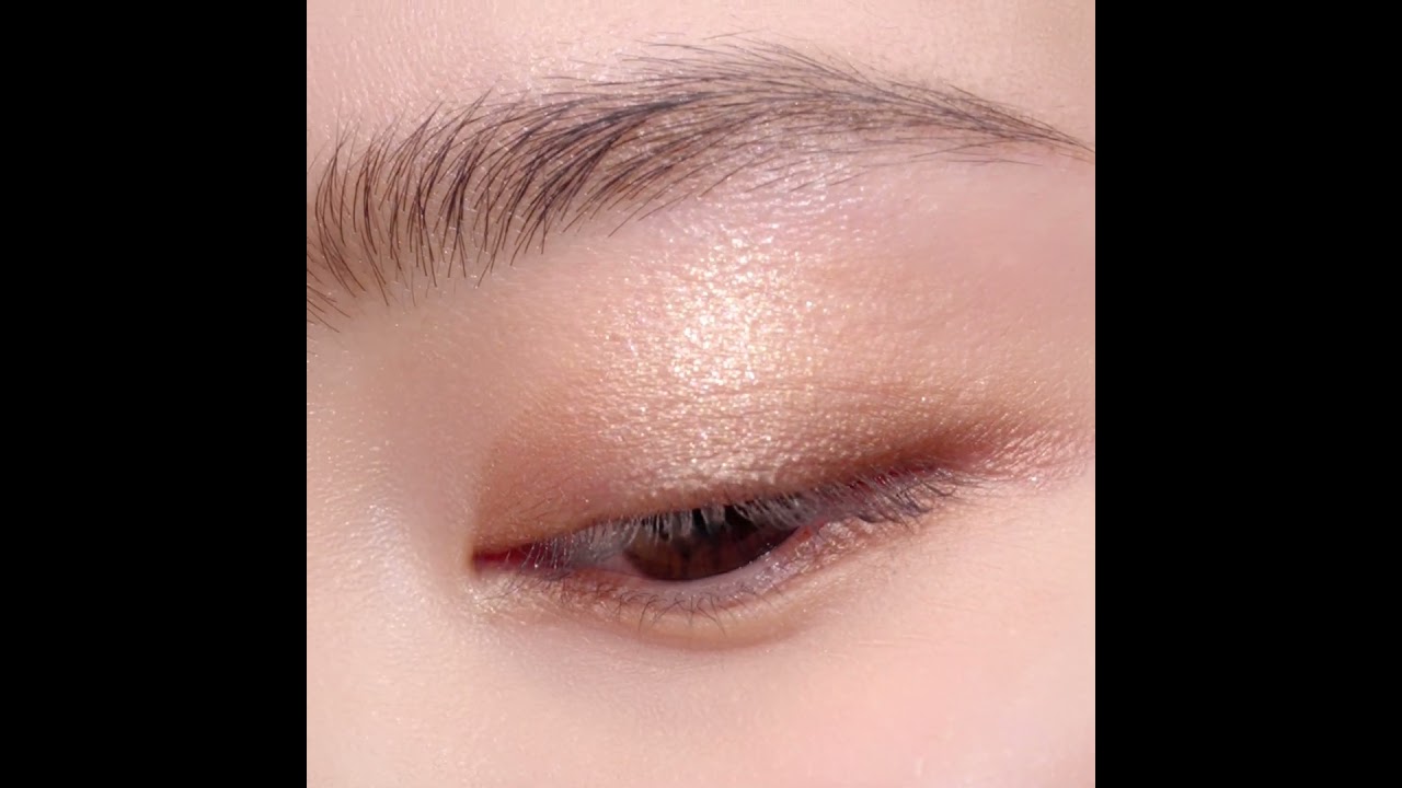 インウイ　アイズ　アイカラー　限定色08 本体ケース　チップブラシ付き　資生堂 昨年ご好評を得たヌーディーなベージュカラー アイズ 08を数量限定で再