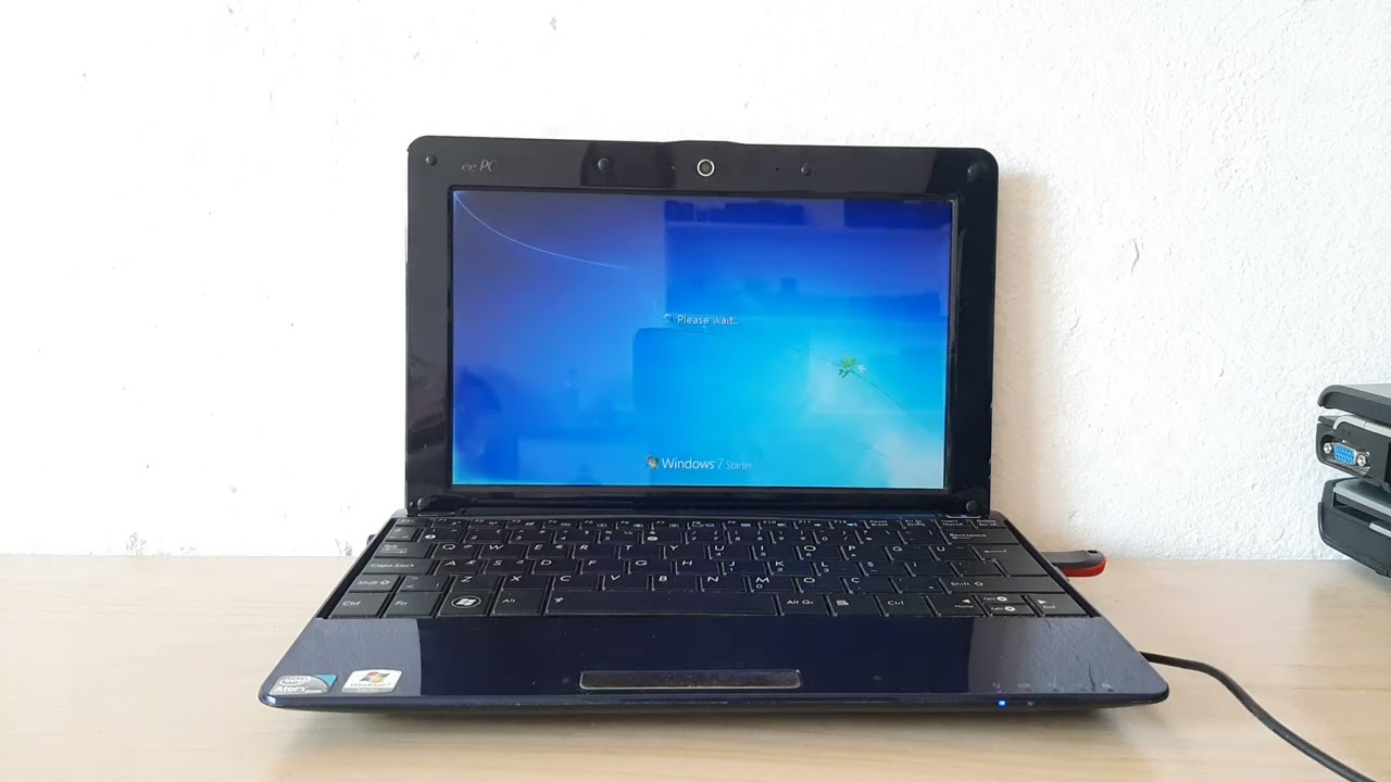 Asus Eee PC 1005P Startup and Shutdown (Windows 7 Starter) - YouTube