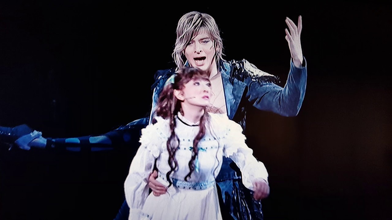 エリザベート 愛と死の輪舞 城田優＆花總まり - YouTube