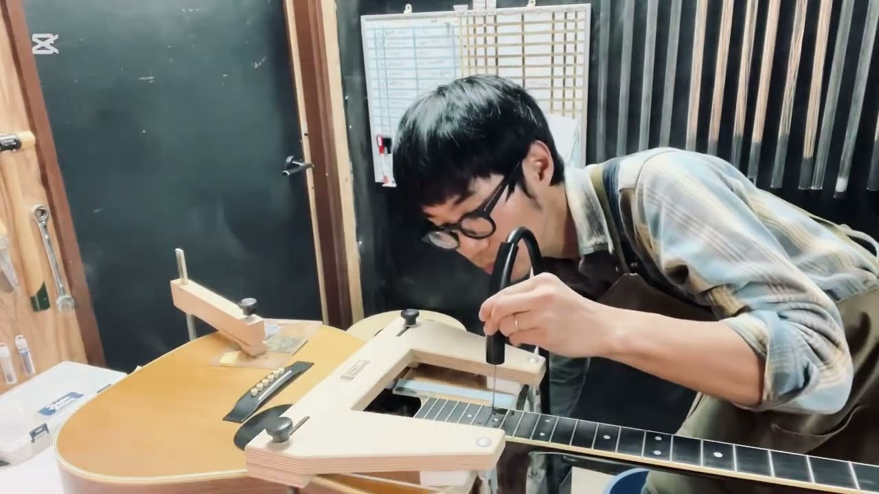 大阪店】マーティンのネックリセット その1 - YouTube