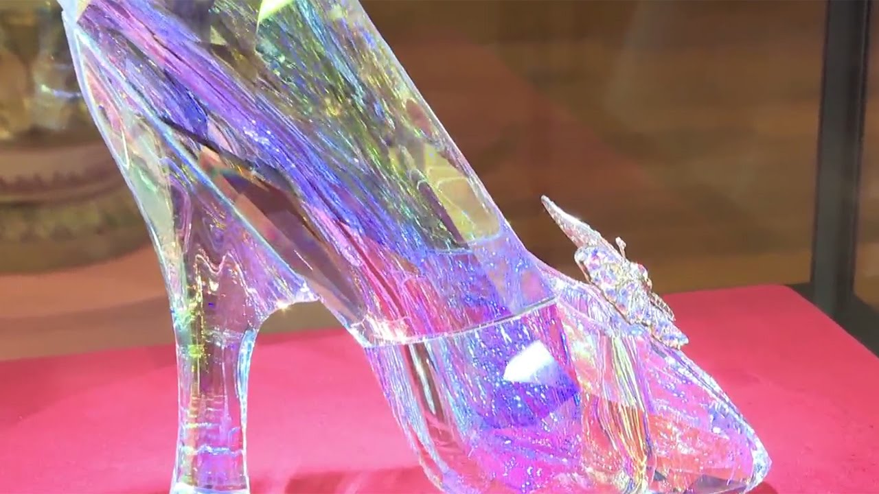 The glass slippers used in the film are on display! Exhibition