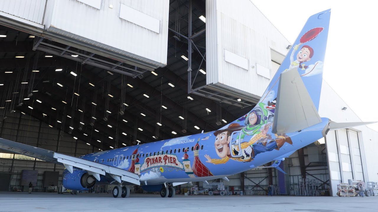 アラスカ航空、トイ・ストーリーキャラクターが描かれた特別塗装機を