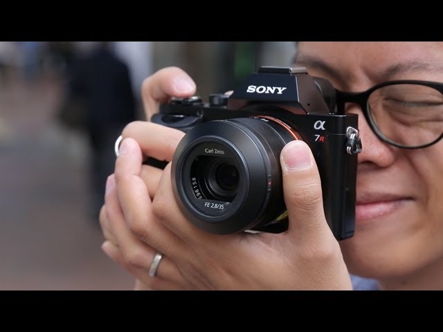 Sony FE 35mm f2.8 ZA Carl Zeiss Sonnar Review - YouTube
