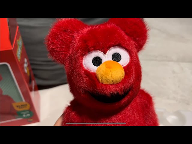Unboxing Bearbrick X Elmo 400% costume 2.0 - YouTube
